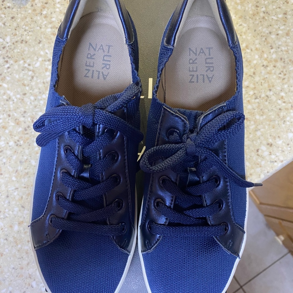 Naturalizer Morrison5 Blue Canvas Low-Top Sneakers